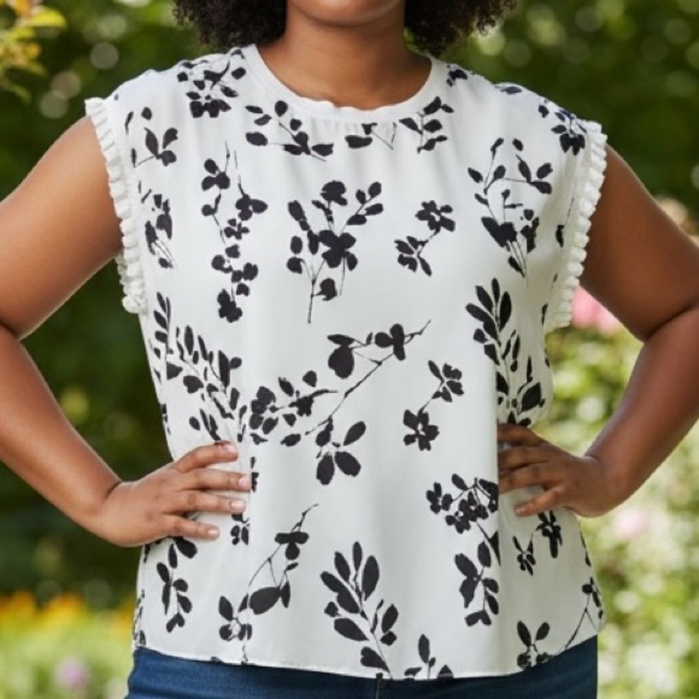Floral Sleeveless Top in Black and White